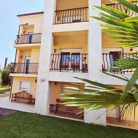 Viktorov Comfortable 2-bed Appartement