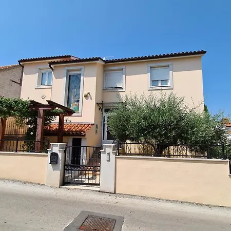 Apartamento Viktorov Comfortable 2-bed