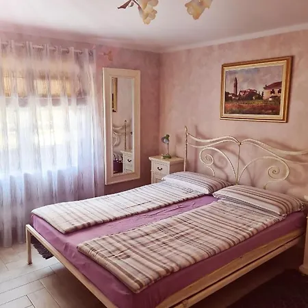 Viktorov Comfortable 2-bed Appartement Pjescana Uvala
